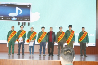 五棵松木业2018年第一届员工大会圆满结束!